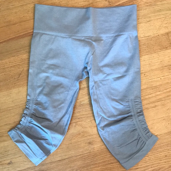 Lululemon “In the Flow” Leggings - Picture 1 of 3